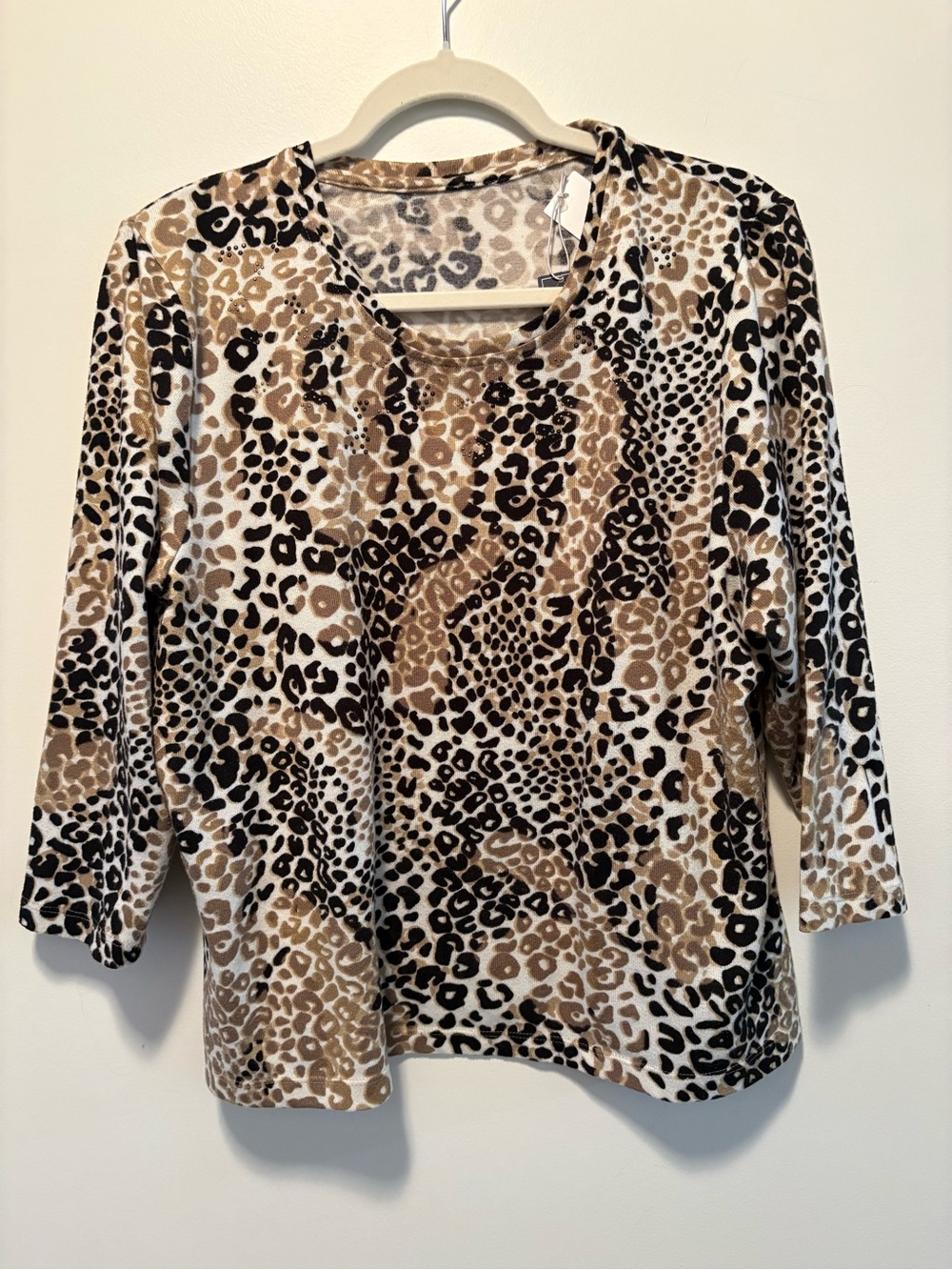 🍁SOLD🍁
Leopard print sweater wool blend crew neck black/bronze grommet detail